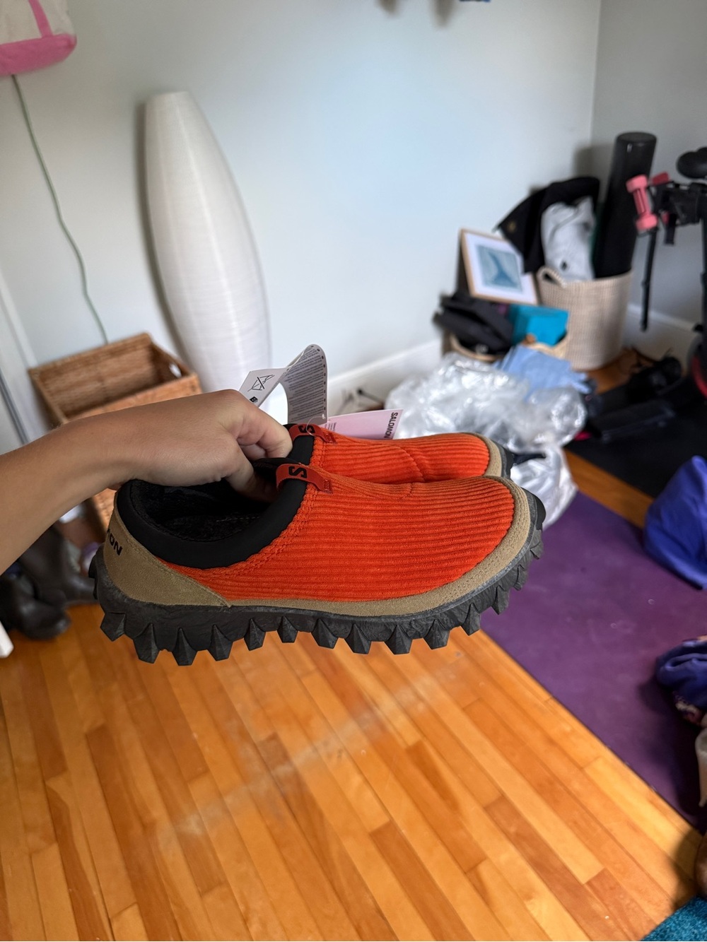 Salomon NWT Orange Corduroy SnowClog